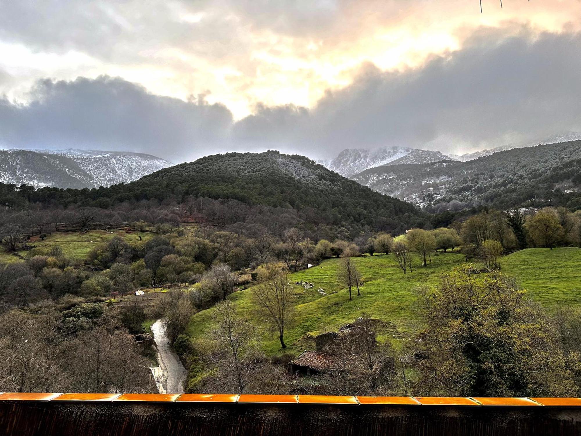 Gredos Starlight House Apartment Mijares  Bagian luar foto